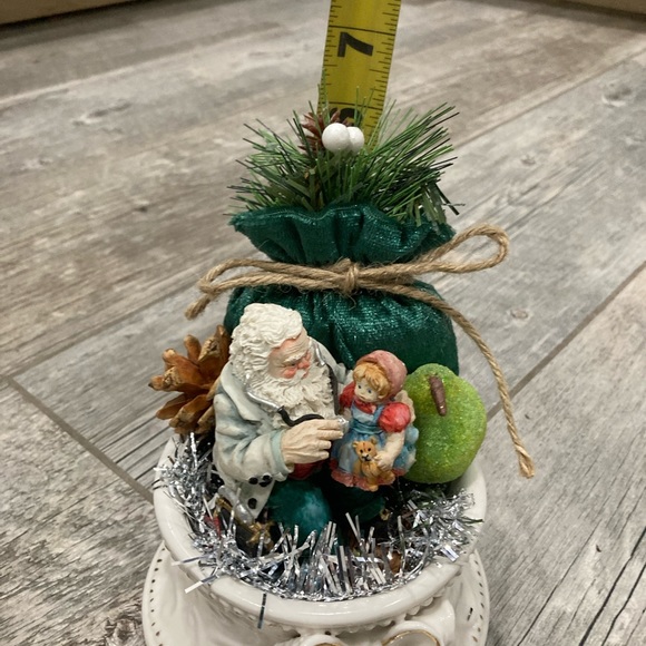 Santa and girl Christmas assemblage - Picture 12 of 13